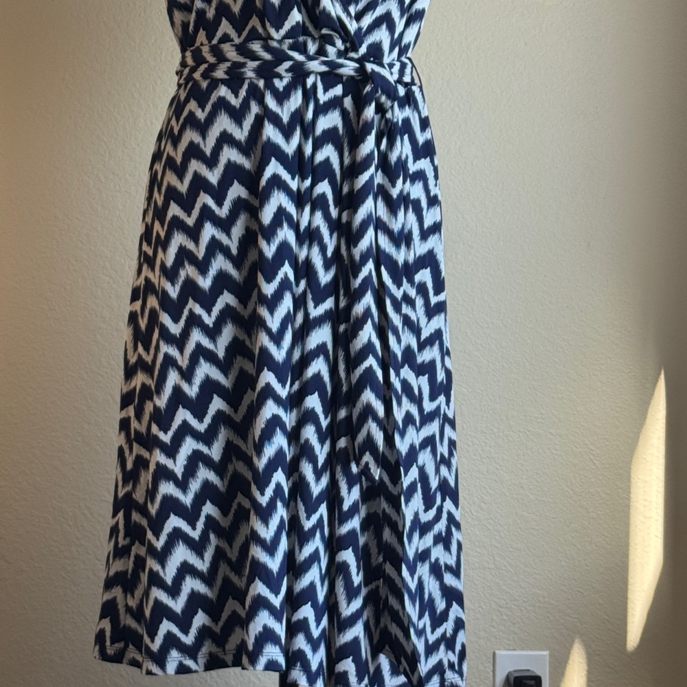 Sleeveless Wrap Dress with Belt - Picture 4 of 5